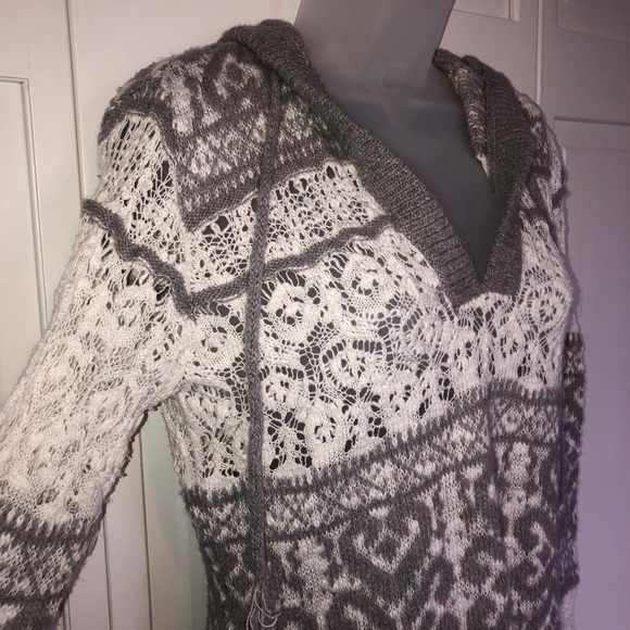 Maurices Knit V Neck Hooded Sweater Winter Gray - Picture 4 of 9